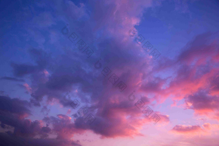 日落紫色霞光天空风景摄影图