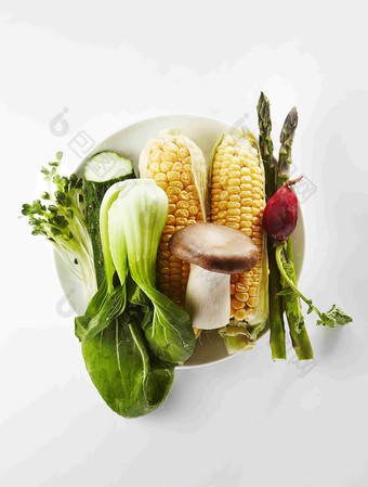 新鲜时蔬玉米<strong>芦笋</strong>蔬菜大杂烩摄影图