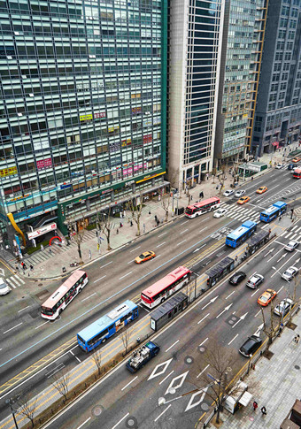 现代城市交通道路汽车俯视全景摄影图