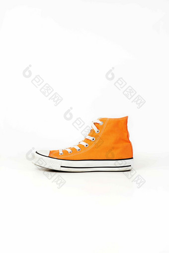 运动鞋鞋子孩子们的橙色
