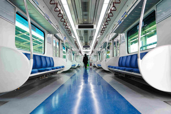 乘客地铁椅子交通公共场景图