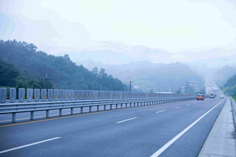 Gyeongsangbukdo<strong>高速公路</strong>交通黎明