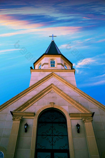 教堂建筑门口蓝天景观摄影图