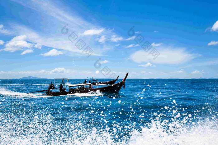 在海面行驶的摩托艇风景摄影图