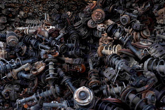废弃汽车金属零件堆回收旧货摄影图
