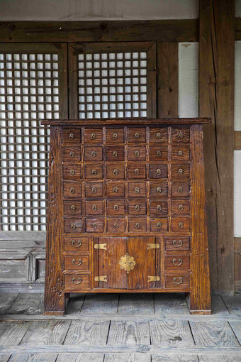 韩国储物柜古董红木家具场景摄影图