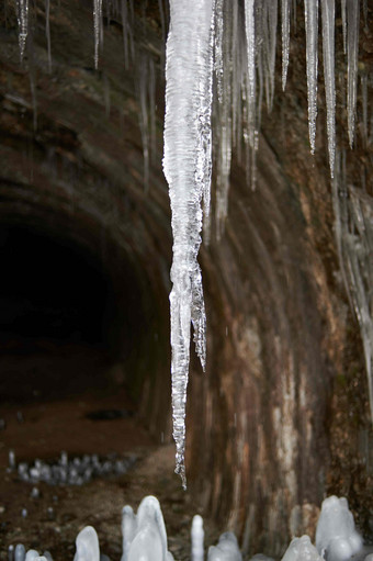 冰冻冬天的冰锥自然风景摄影图
