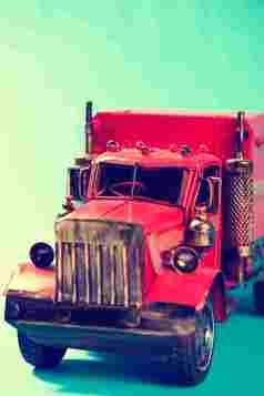 红色卡车模型玩具静物摄影图