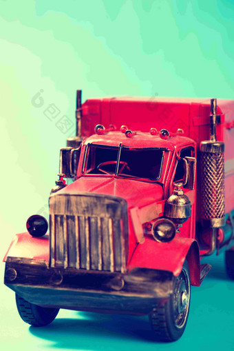 <strong>红色</strong>卡车模型玩具静物摄影图
