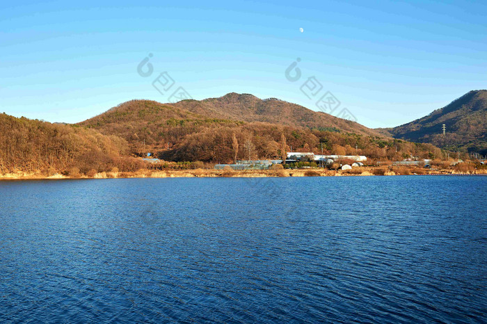 Baegun湖树山
