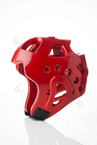 保护头盔红色的跆拳道护具静物摄影图