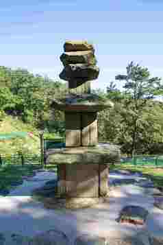 石头体系结构雕塑场景摄影图