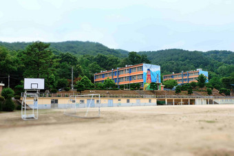 学校初级高建筑