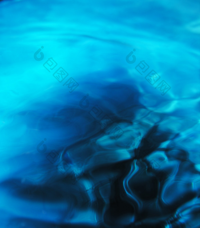 蓝色水面表面摄影图