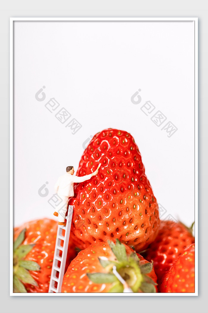创意草莓背景海报图片