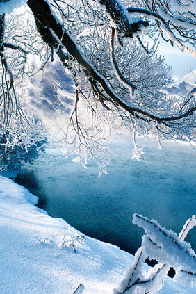 冬日雾凇雪地积雪冰山场景湖面背景