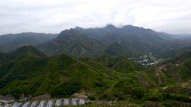 山西地区云雾缭绕的崇山峻岭4k航拍视频