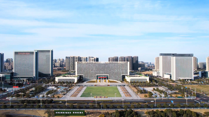 城市地标淮安市政府大楼4k航拍
