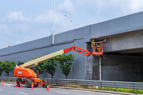 公路养护工人五一