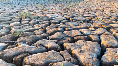 空镜头土地干旱泥土裂缝旱涝盐碱地4K实拍