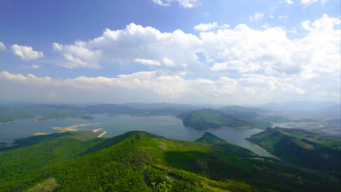 震撼自然风光山峰湖泊蓝天白云延时摄影4k