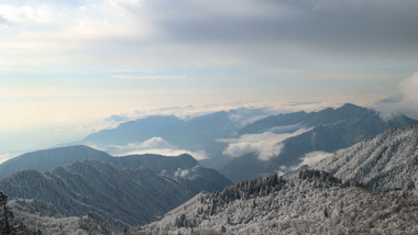 自然冬季西岭雪山雪景云海延时摄影4K实拍