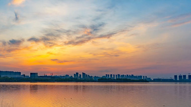 夏季太阳从湖泊升起延时实拍素材