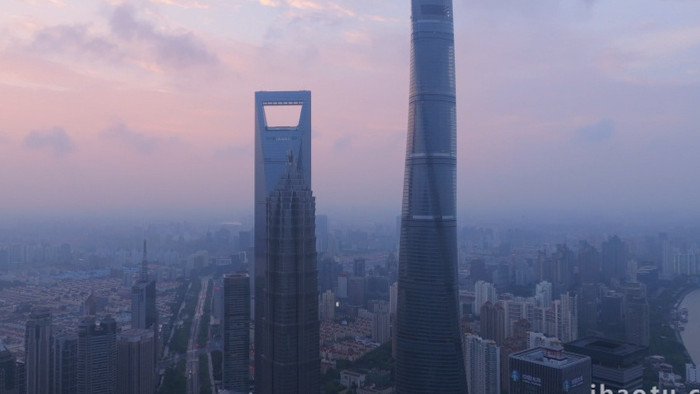 上海三件套建筑清晨航拍