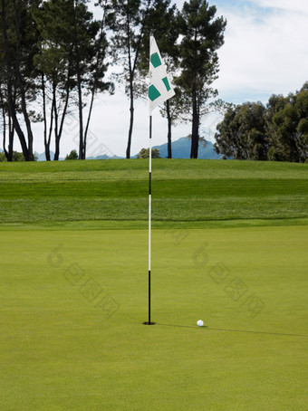高尔夫球场旗子摄影图