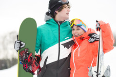 小清新滑雪的情侣摄影图