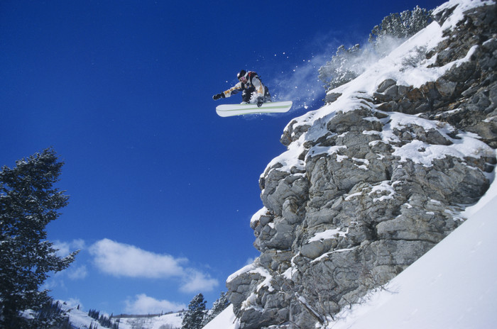 蓝色调在高山滑雪摄影图