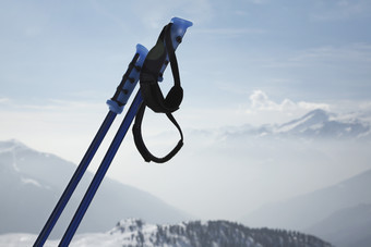 两个蓝色滑雪杆<strong>摄影图</strong>