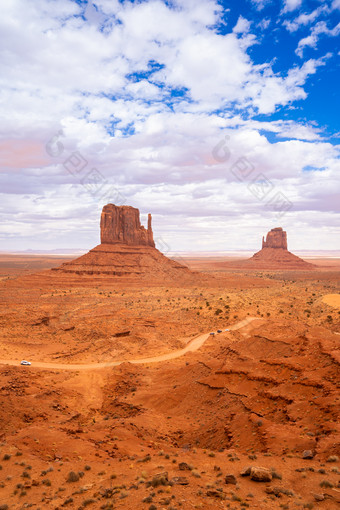 沙漠峡谷红色的蓝天白云大自然优美的风景