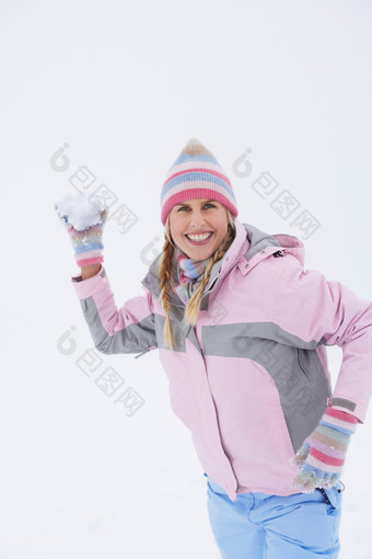 简约打雪仗的女人摄影图