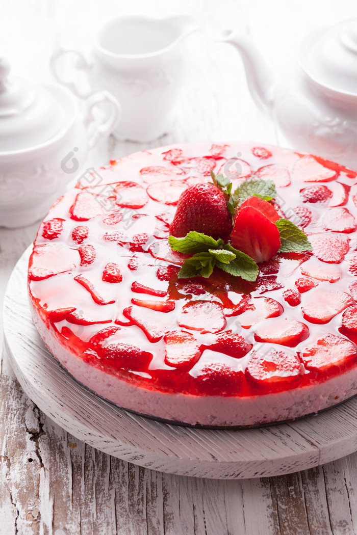 甜品草莓蛋糕摄影图