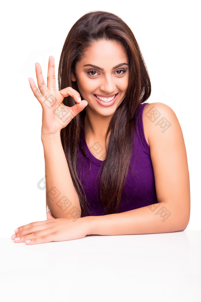 比手势的女人