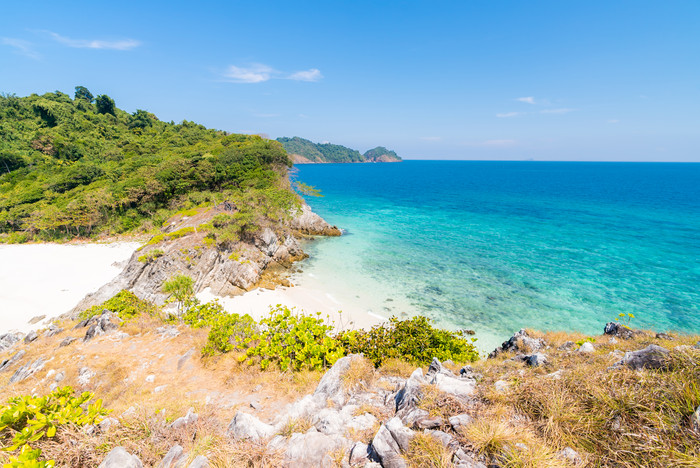 海边沙滩海浪夏天度假旅游风景图