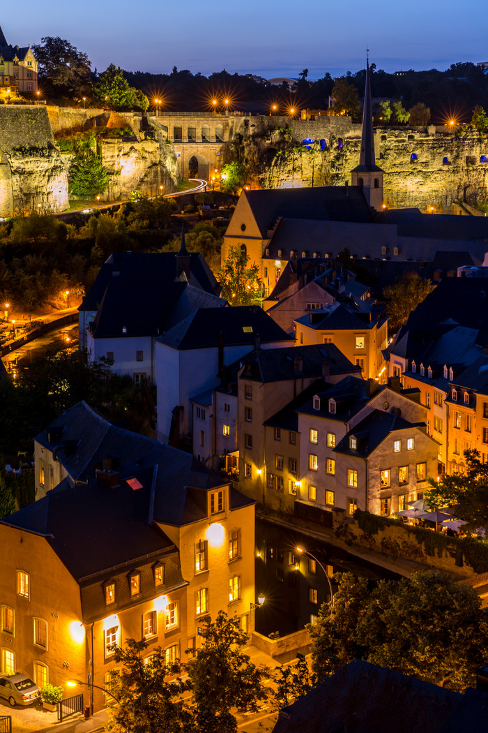 暗色调卢森堡城市摄影图