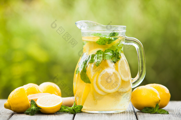 清新风格柠檬茶水摄影图