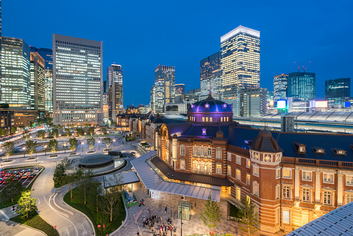 夜晚城市河流景观