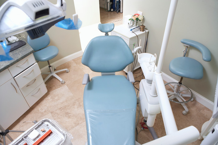 牙科诊所椅子摄影图