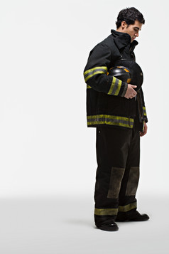 灰色调男消防队员摄影图