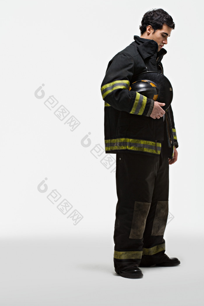 灰色调男消防队员摄影图