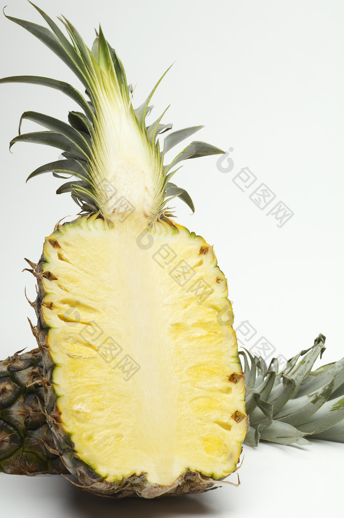 切开的水果菠萝摄影图