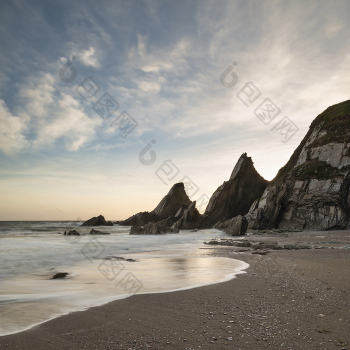 英格兰德文郡海滩岩石