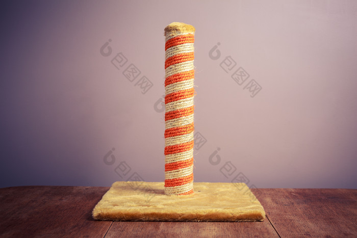 放在桌子上的螺旋状物品