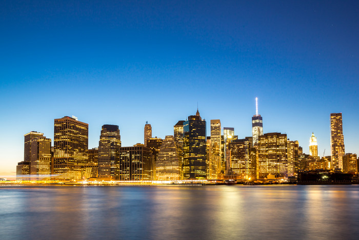 蓝色调纽约的夜景摄影图