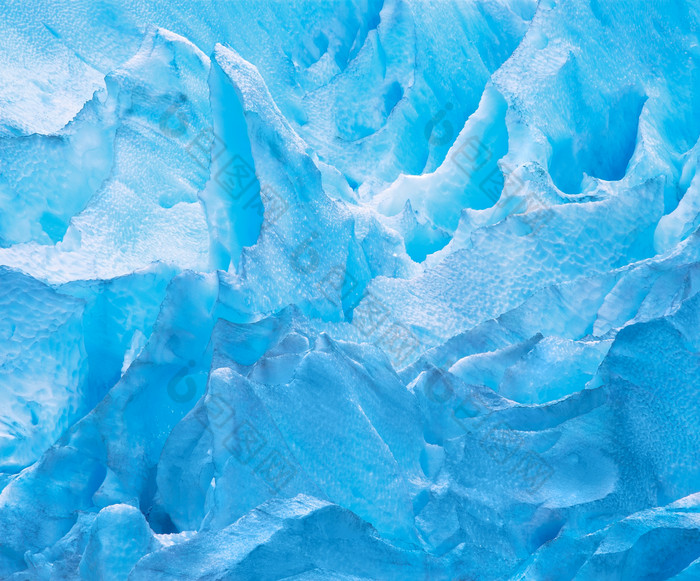 蓝色的冰川自然景色