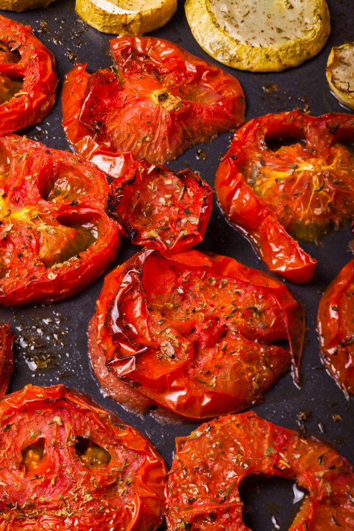 烧烤烤番茄摄影图