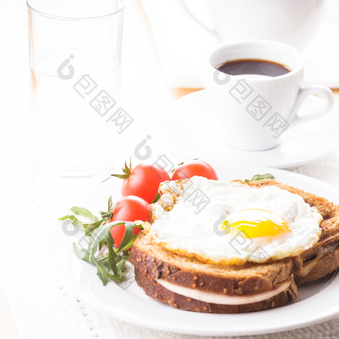 早餐面包煎蛋美食